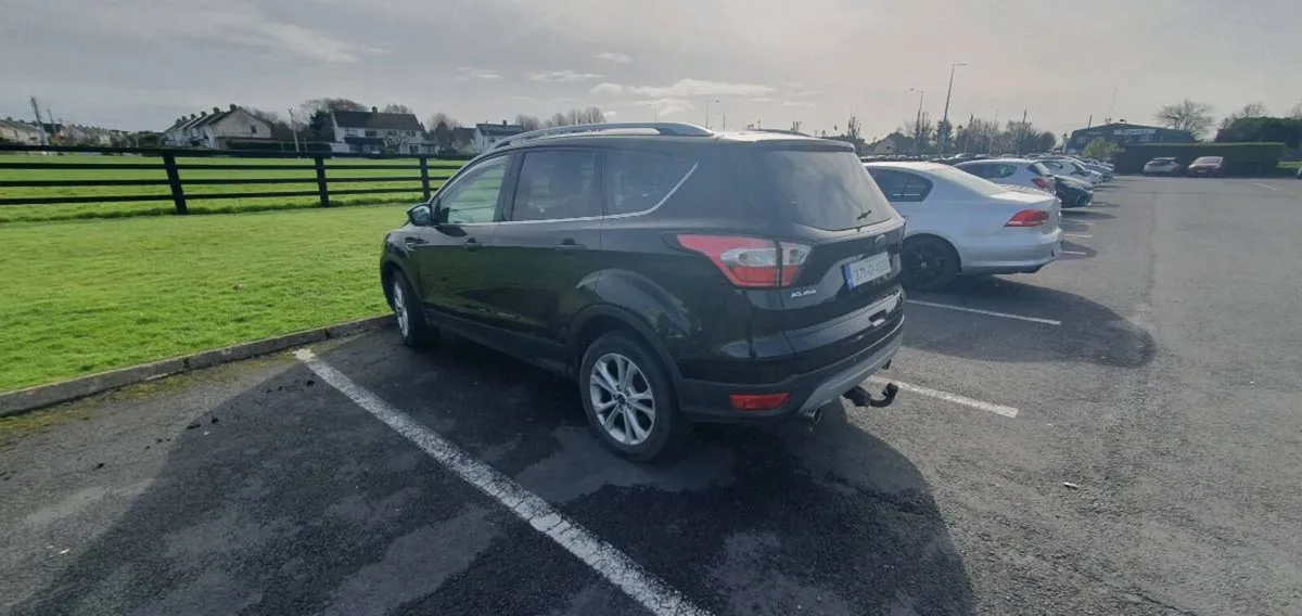 2017 Ford Kuga Crew Cab - Image 3