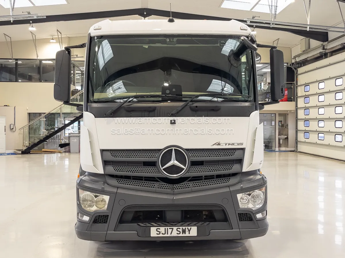 2017 MERCEDES-BENX ACTROS 1824 CRANE MOUNTED FLAT - Image 2