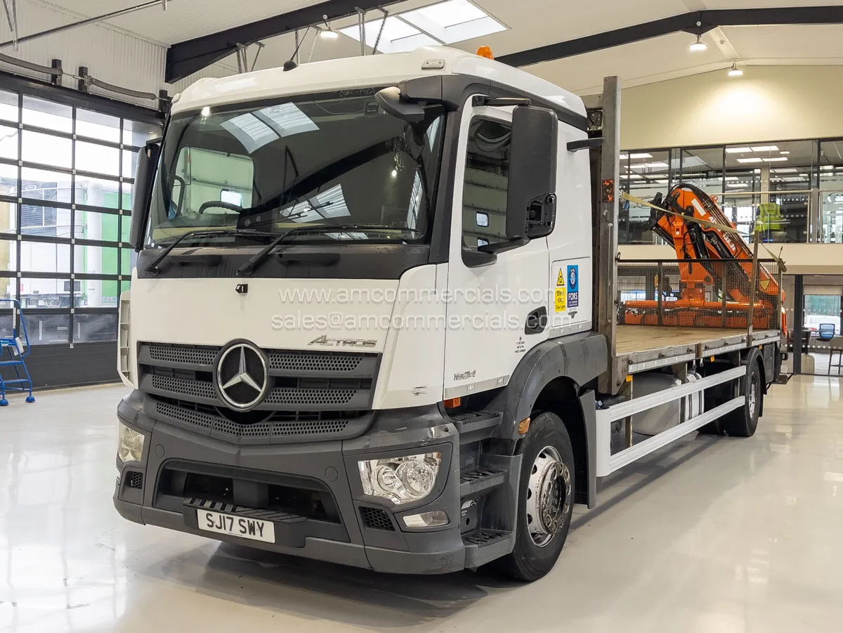 2017 MERCEDES-BENX ACTROS 1824 CRANE MOUNTED FLAT - Image 3