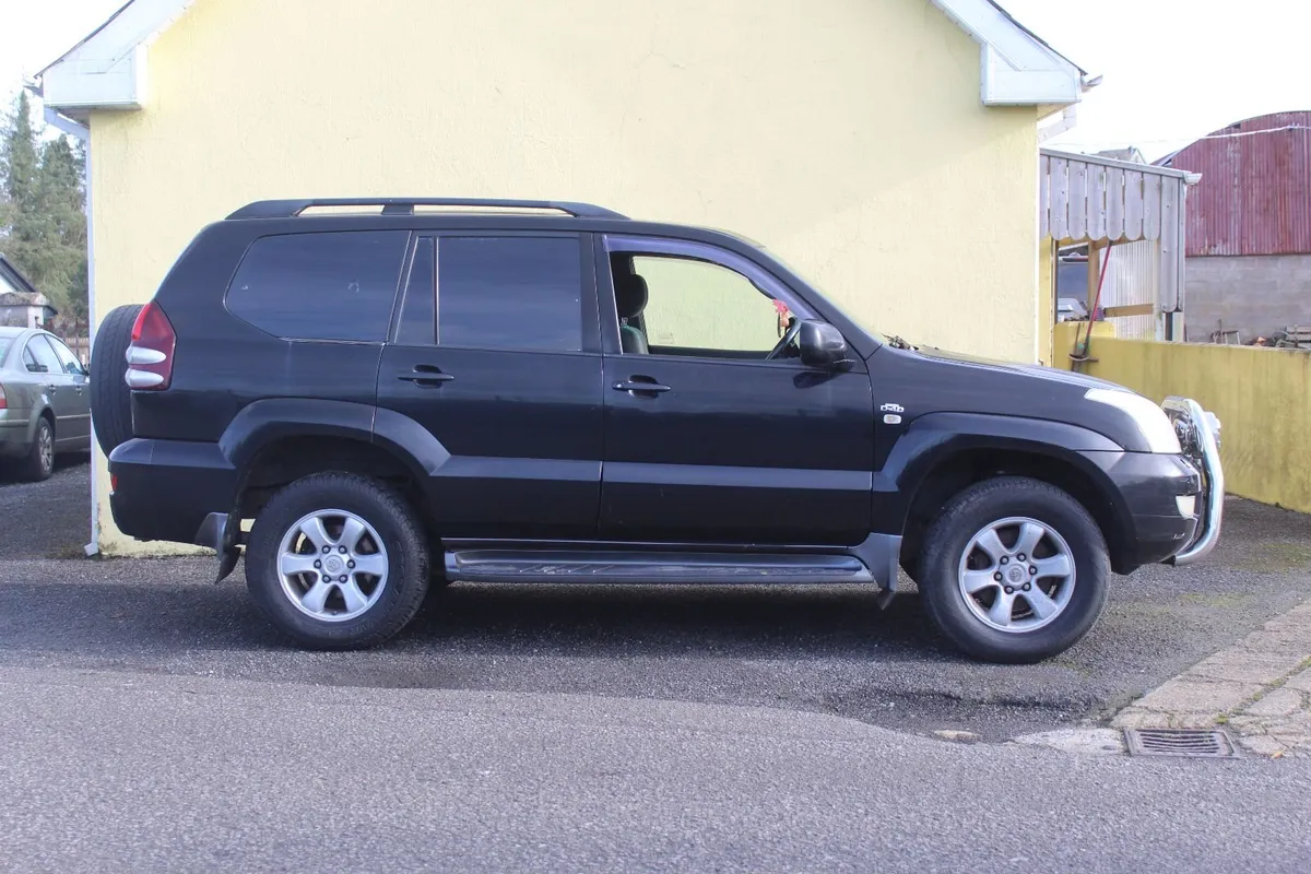 Toyota Land Cruiser 2007 - Image 3