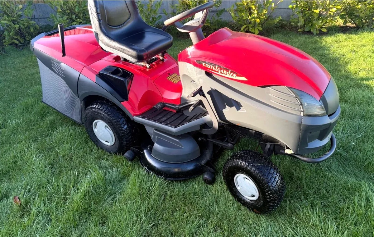Great Castlegarden ride on mower - Image 4