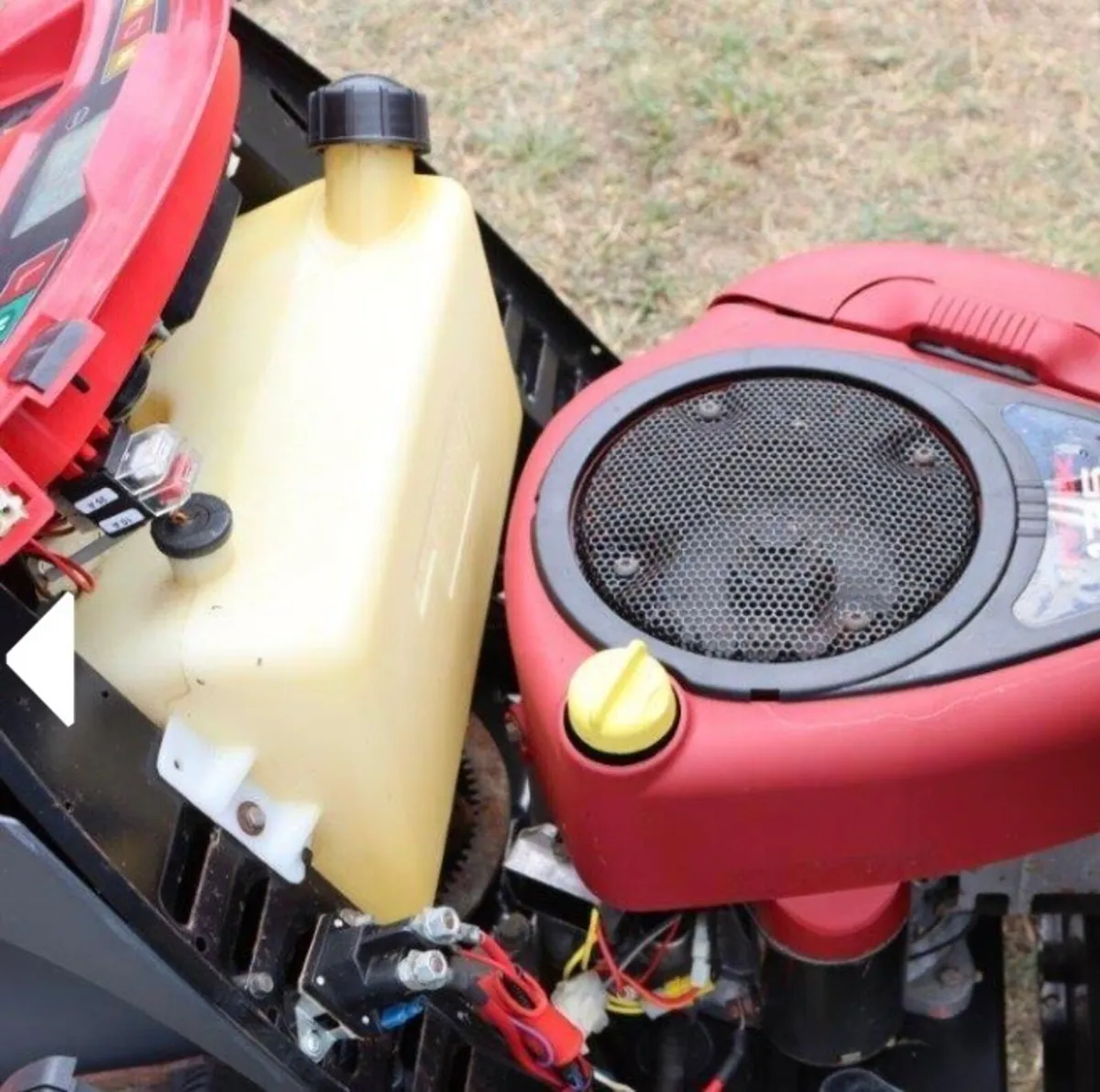 Great Castlegarden ride on mower - Image 2