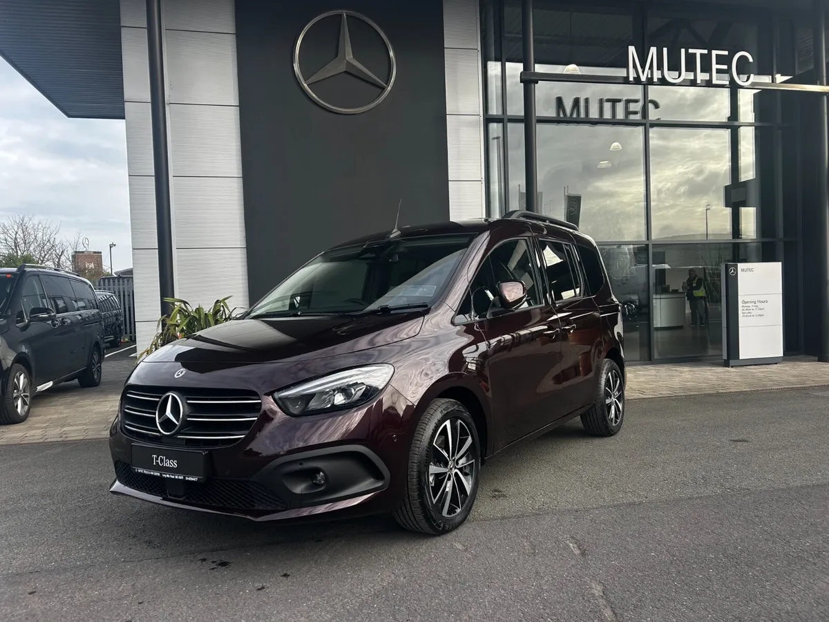 Mercedes-Benz T-Class 180D L - Image 2