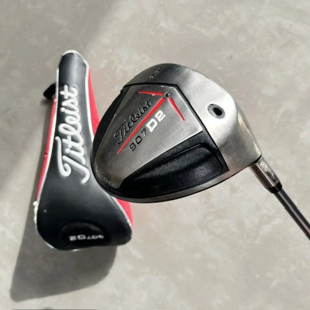 Titleist 907 D2 Driver - Super Condition - Image 1