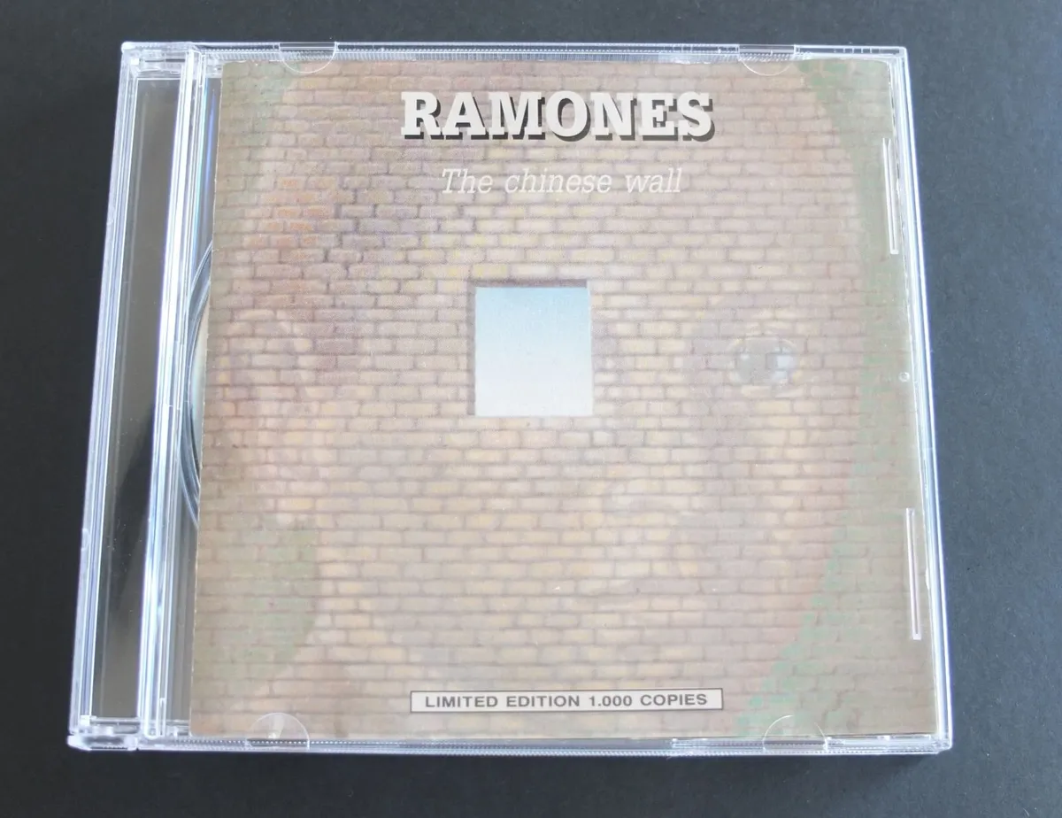 The Ramones, The Chinese Wall. - Image 1