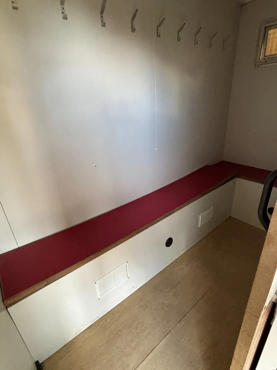 21ft x 9ft Anti Vandal Welfare Site Unit 6 KVA Gen - Image 3