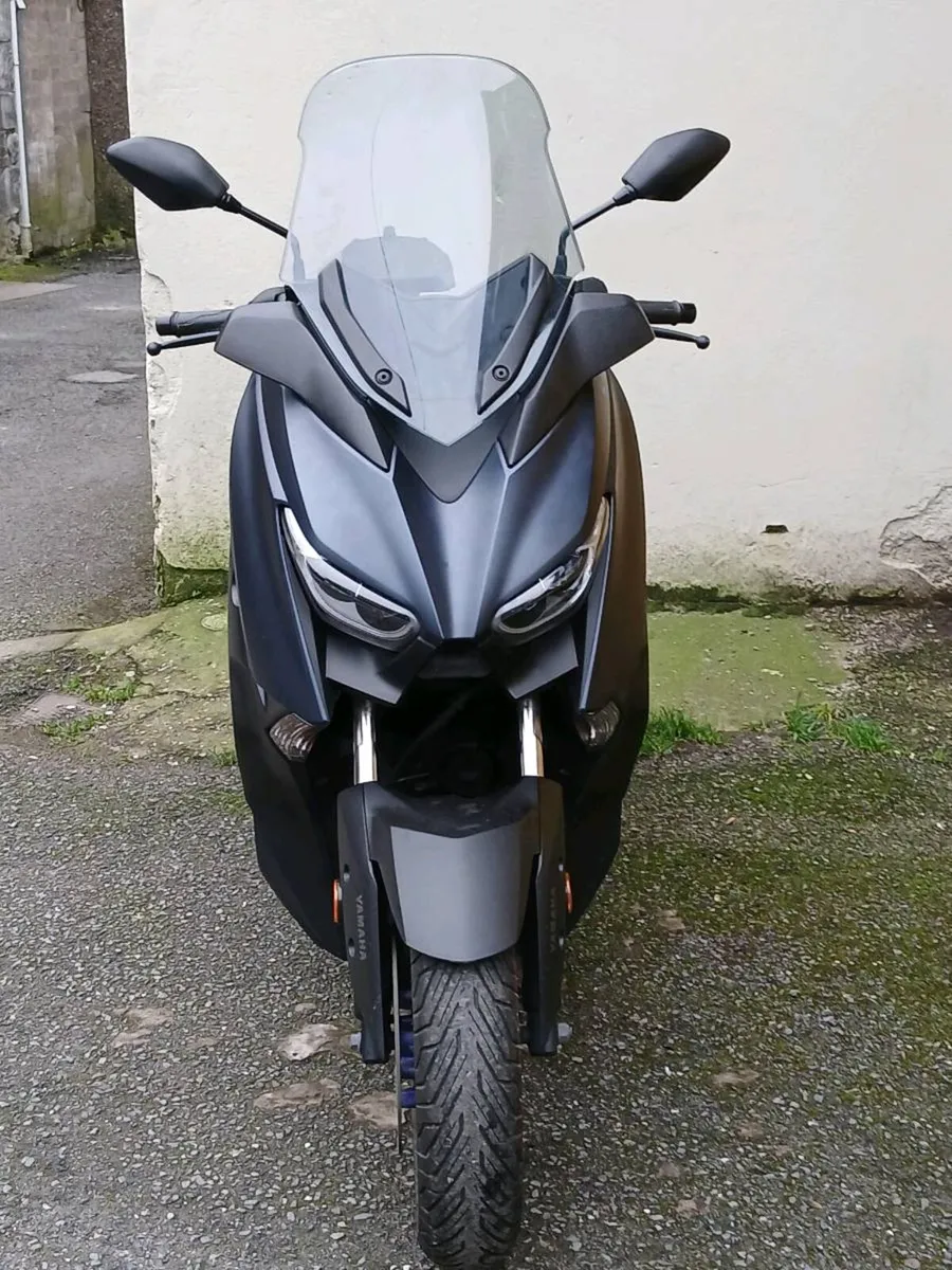 Yamaha X-Max 125 - Image 2