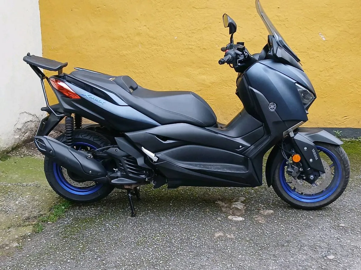 Yamaha X-Max 125 - Image 4