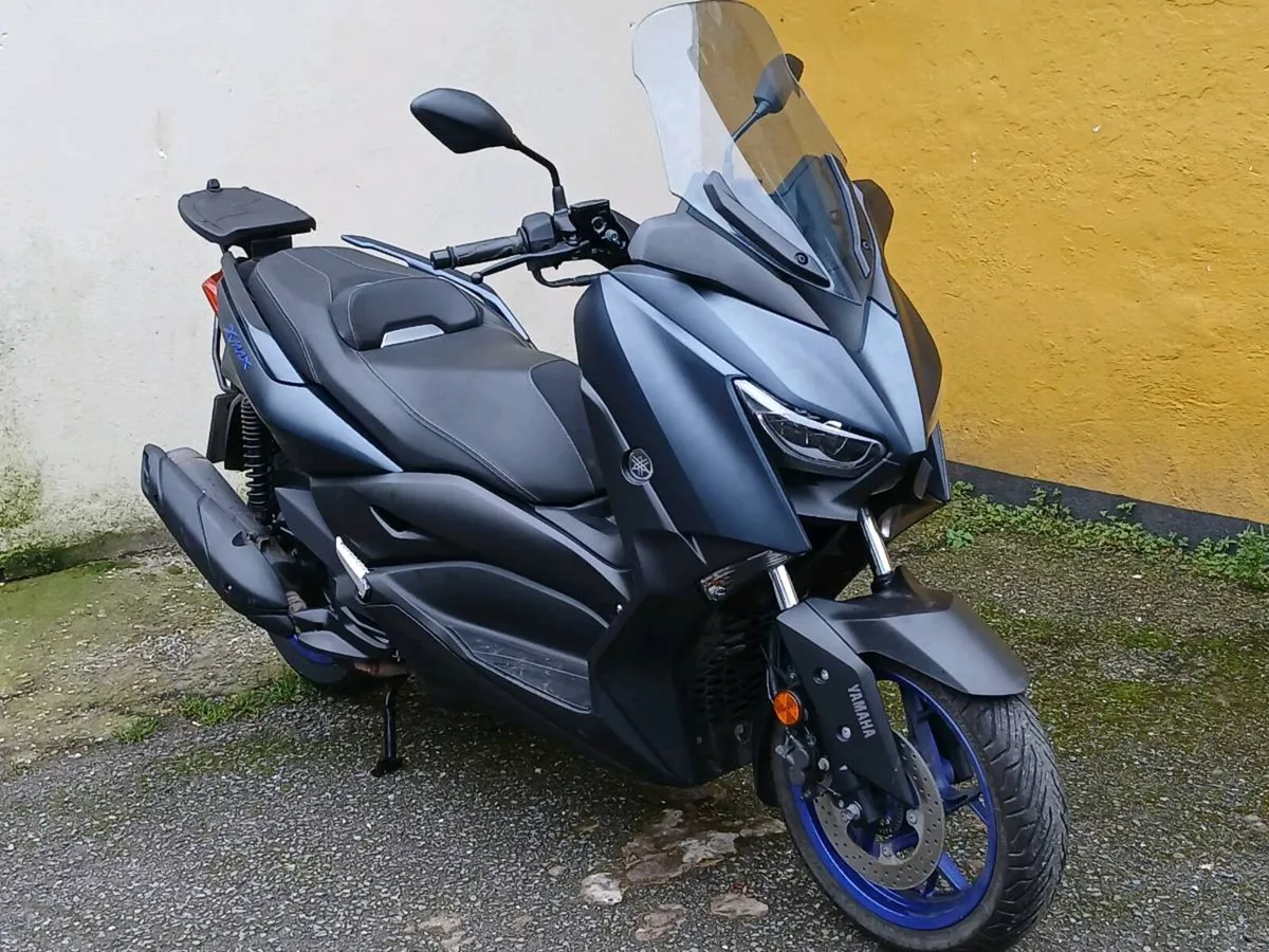 Yamaha X-Max 125 - Image 3
