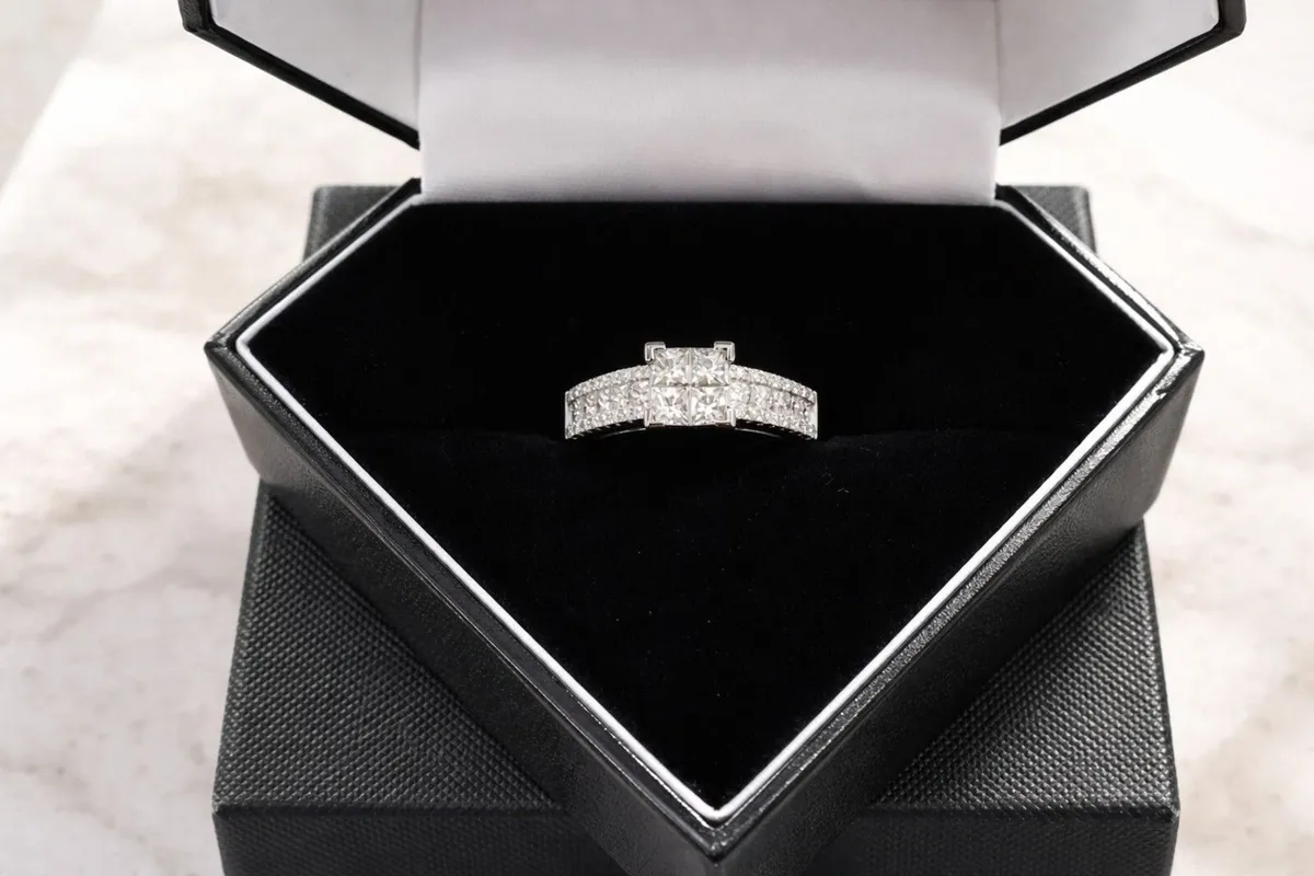 1.05ct Diamond Engagement Ring – 18ct White Gold - Image 1