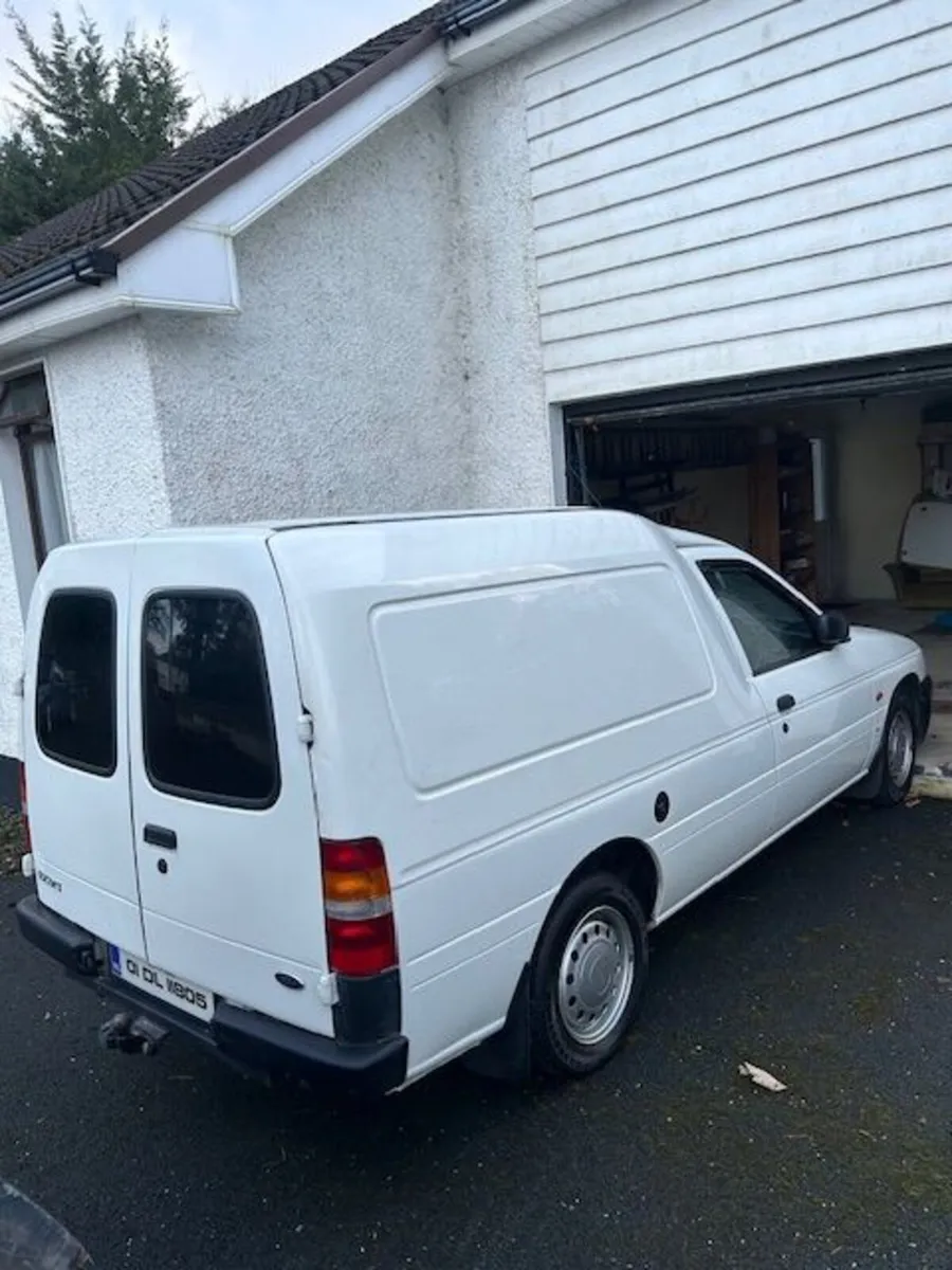 Ford Escort 2001 - Image 4