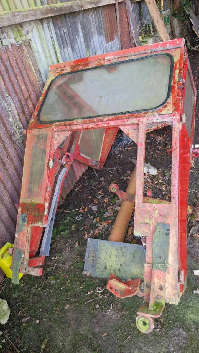 Massey Ferguson cab for sale.Transport box for sal - Image 3