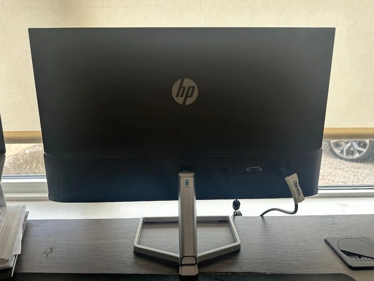 HP Monitor - M24f - Image 2
