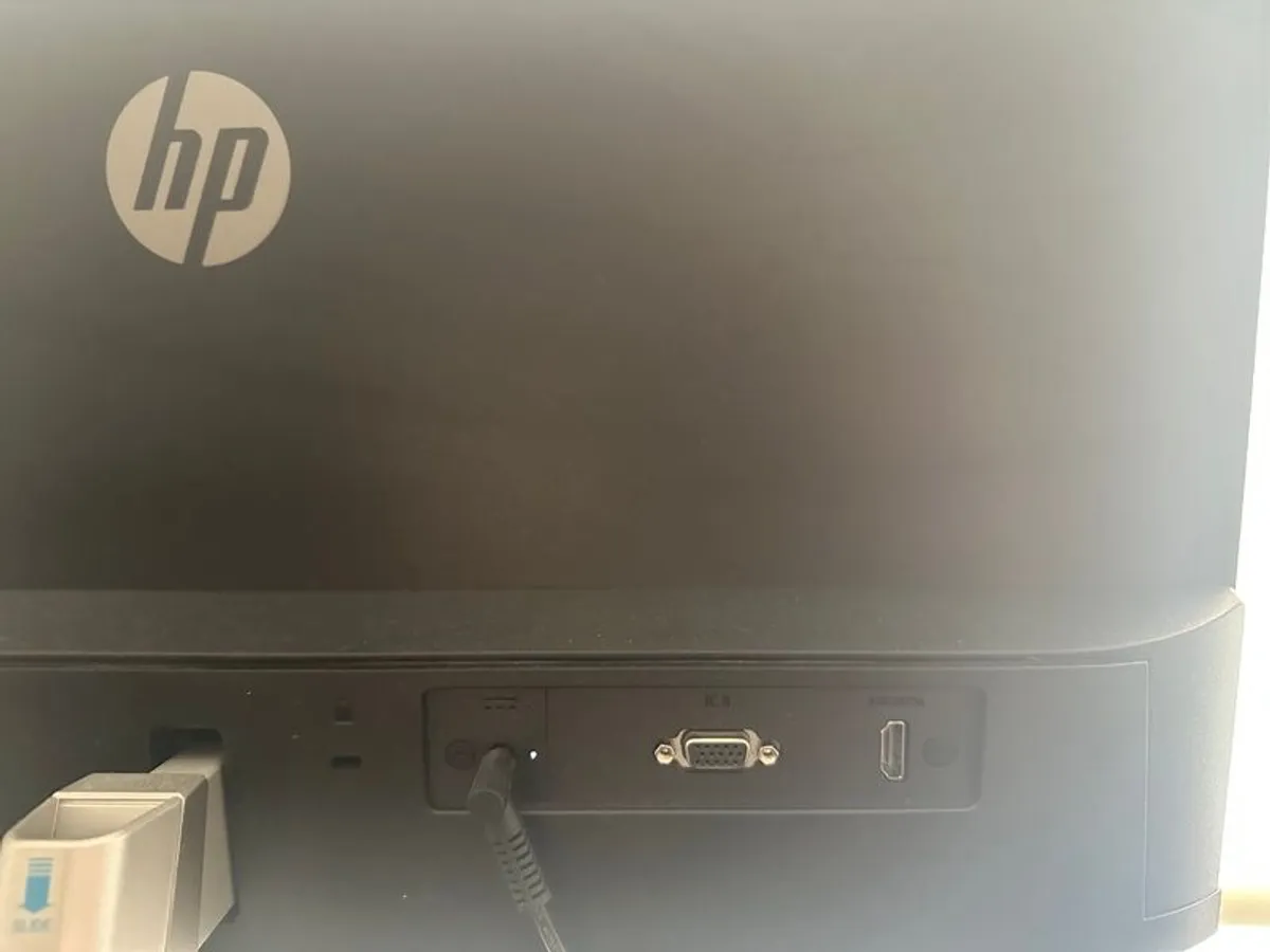 HP Monitor - M24f - Image 4