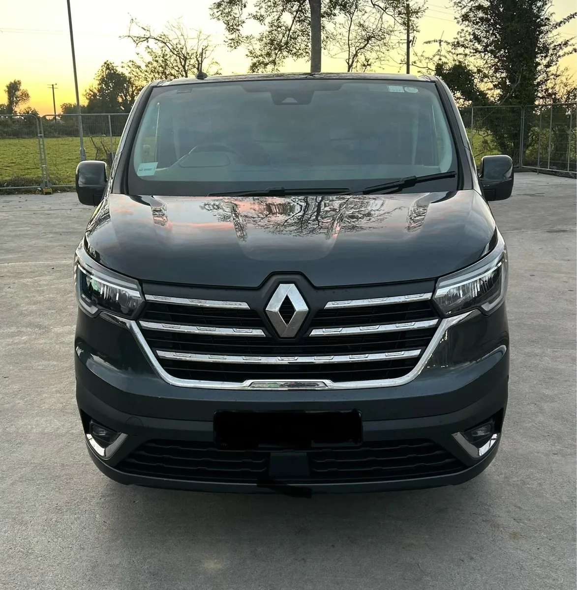 Renault Trafic Sport 2023 - Image 1