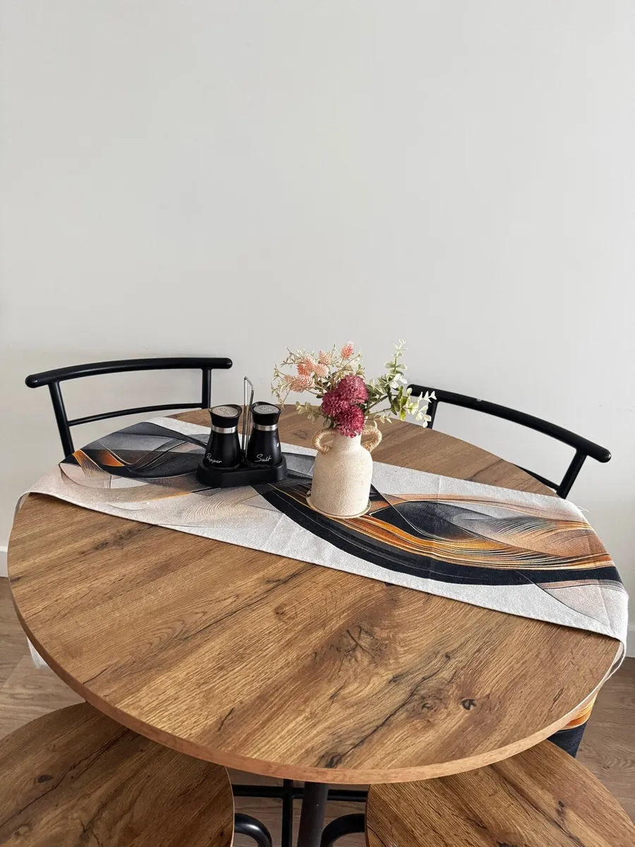 Wooden Dining Table with 4 chairs _ Excellent co - Image 2