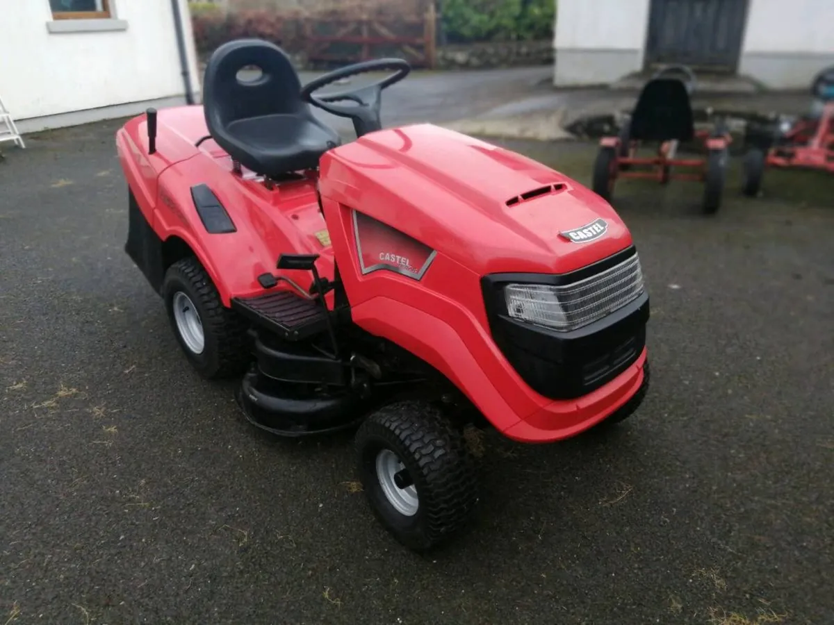 Castlegarden ride on lawnmower - Image 1