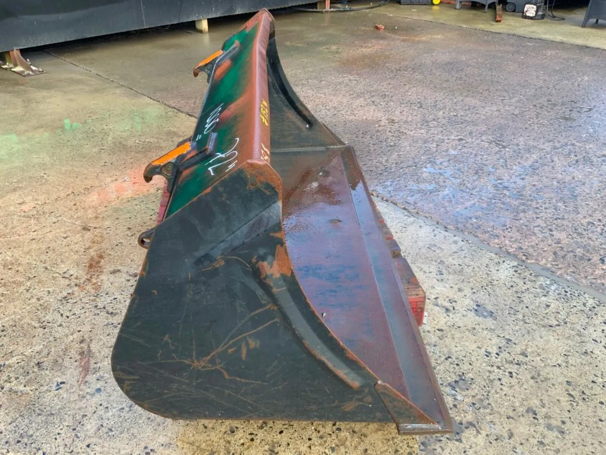 72" FRONT LOADER BUCKET......EURO HITCH....152w. - Image 4