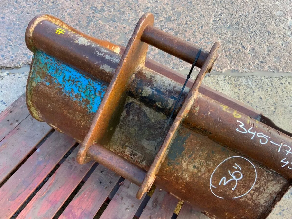 36" DIGGING BUCKET.........45MM PINS.....167w. - Image 4