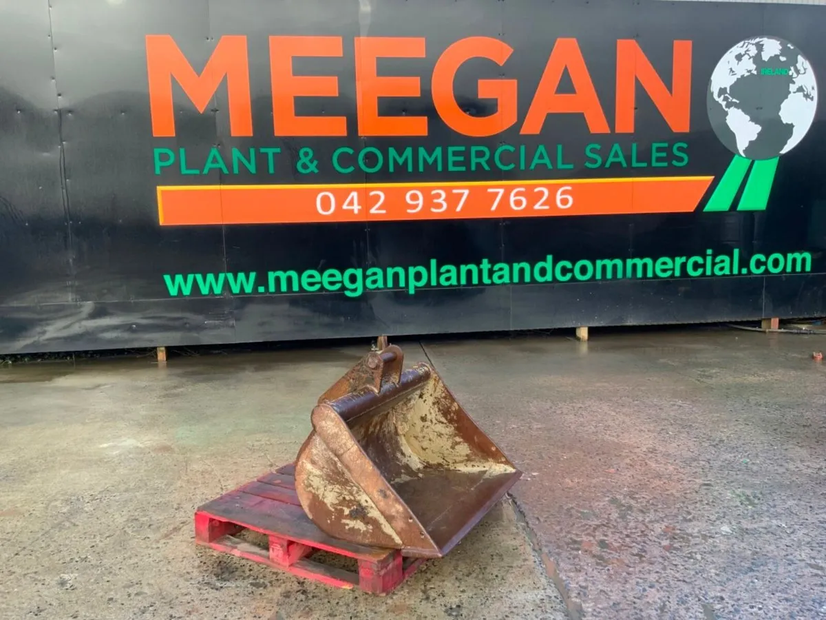 36" DIGGING BUCKET.........45MM PINS.....167w. - Image 1