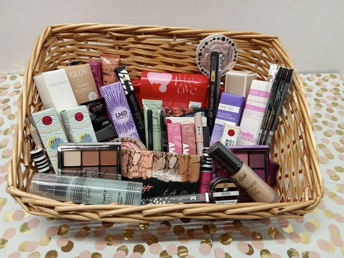 Mother's Day Makeup and Cosmetics Hampers Auction - Image 1