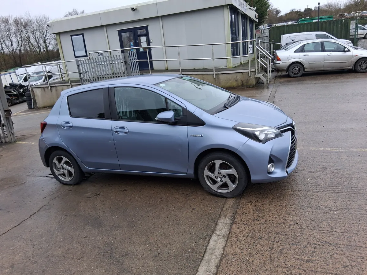 16 TOYOTA YARIS HYBRID AUTO 1.5 (for parts only) - Image 4