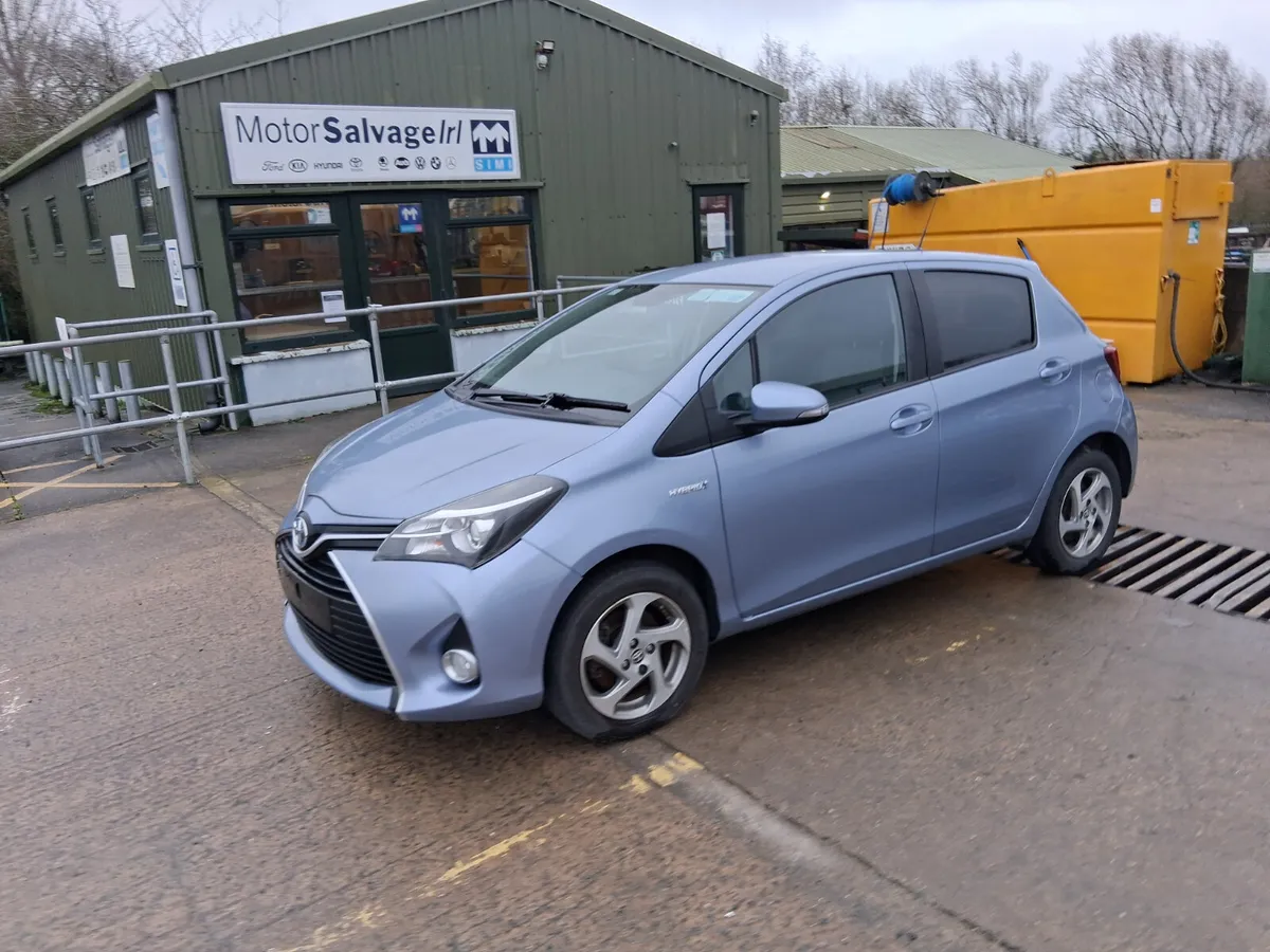 16 TOYOTA YARIS HYBRID AUTO 1.5 (for parts only) - Image 1