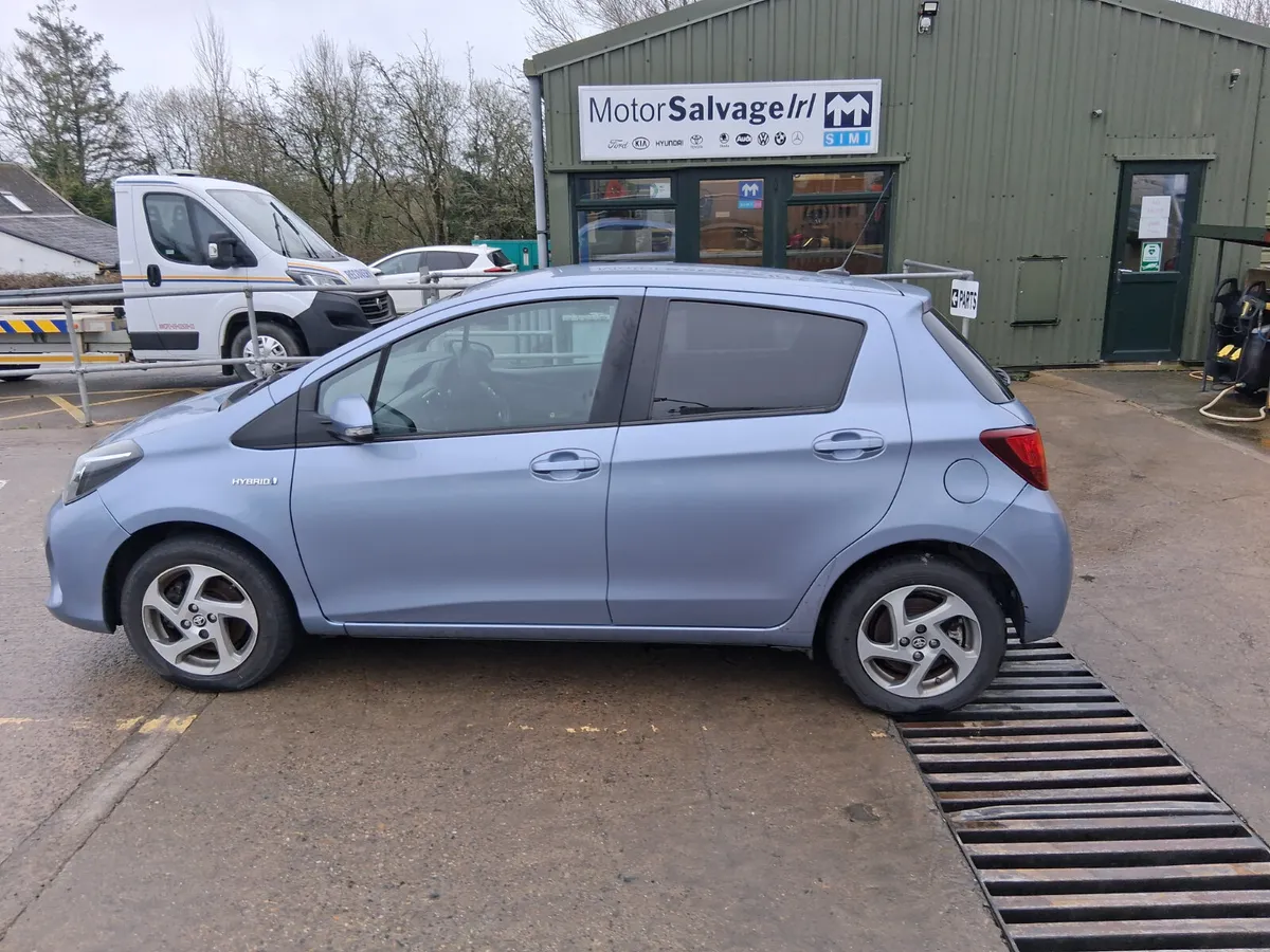 16 TOYOTA YARIS HYBRID AUTO 1.5 (for parts only) - Image 2