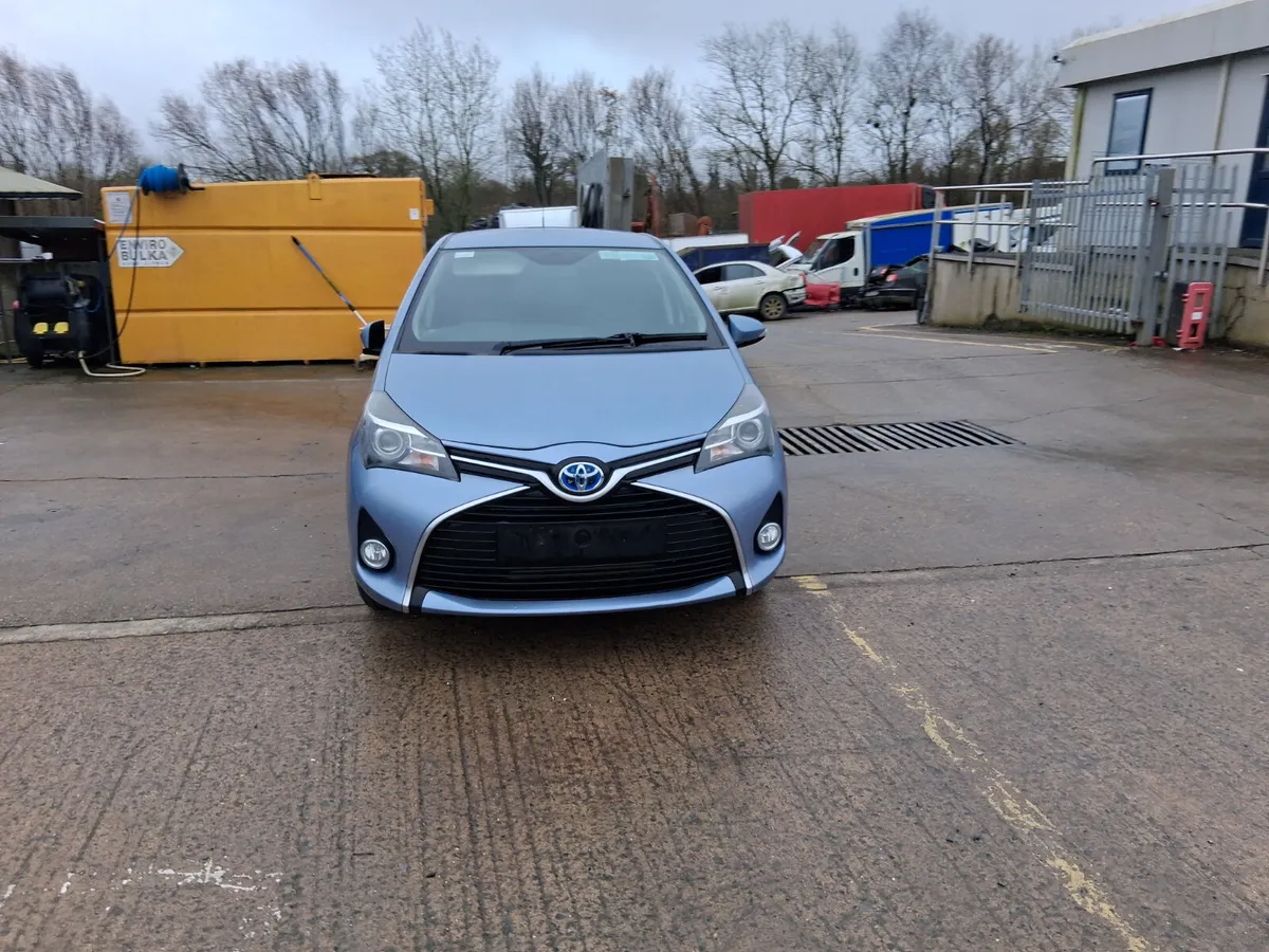 16 TOYOTA YARIS HYBRID AUTO 1.5 (for parts only) - Image 3