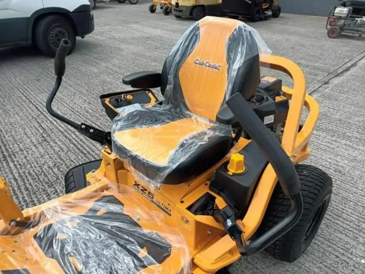 Ride on tractor mowers - Image 2