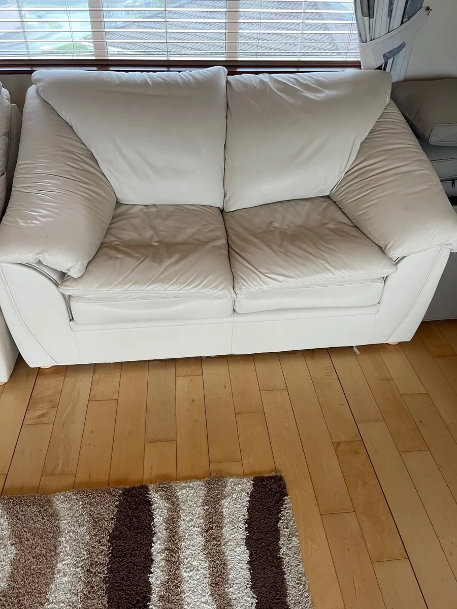 Beige Leather 3 piece suite - Image 3