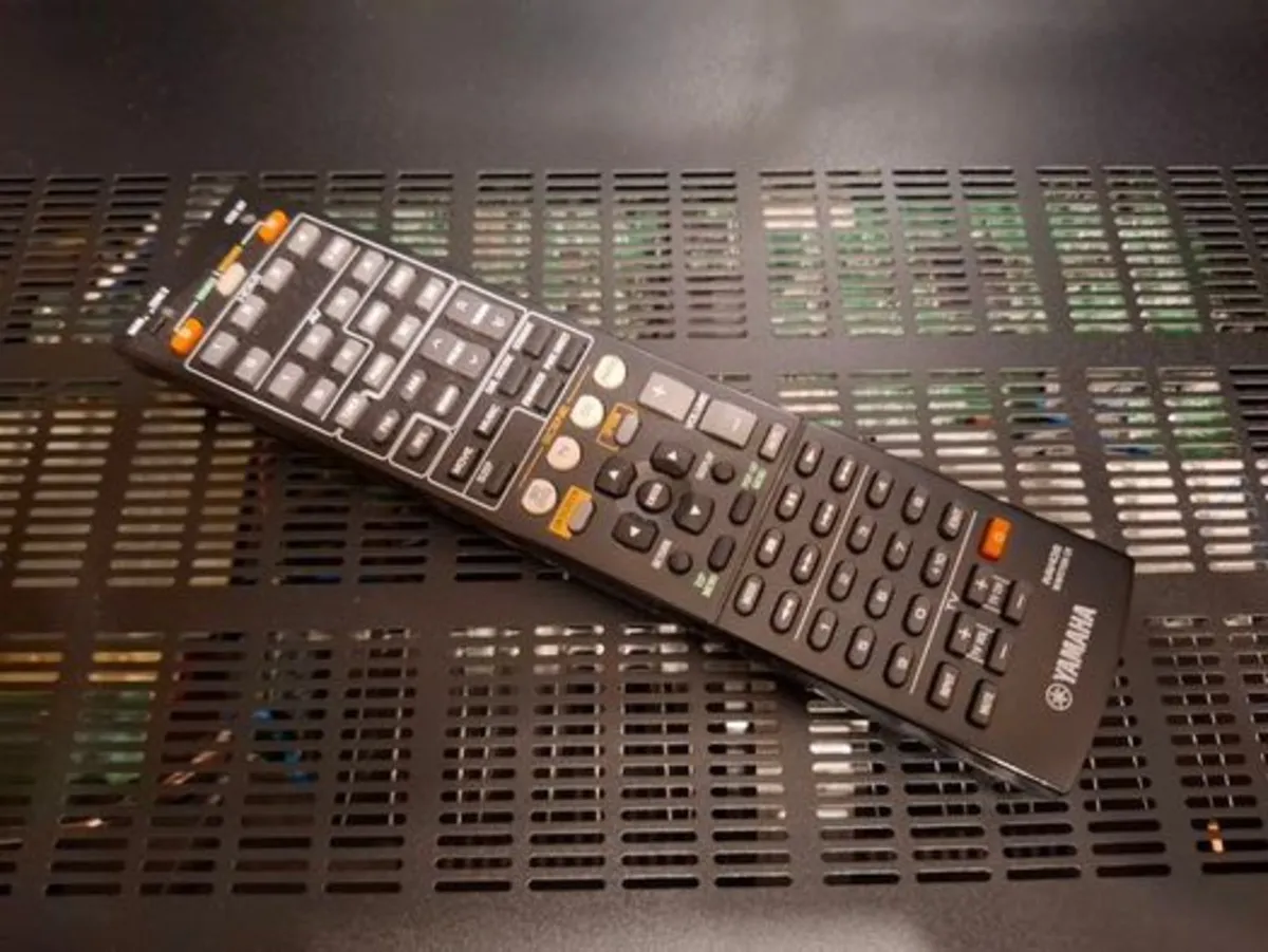 Yamaha RX-V671 3D AV Receiver c/w remote - AS NEW - Image 2