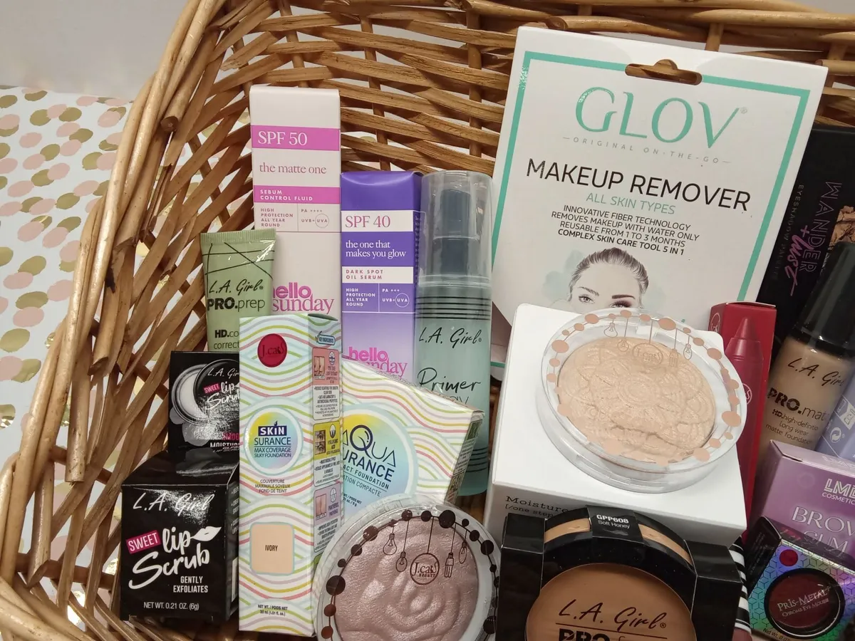 Online Auction Of Makeup and Cosmetics &  More! - Image 2