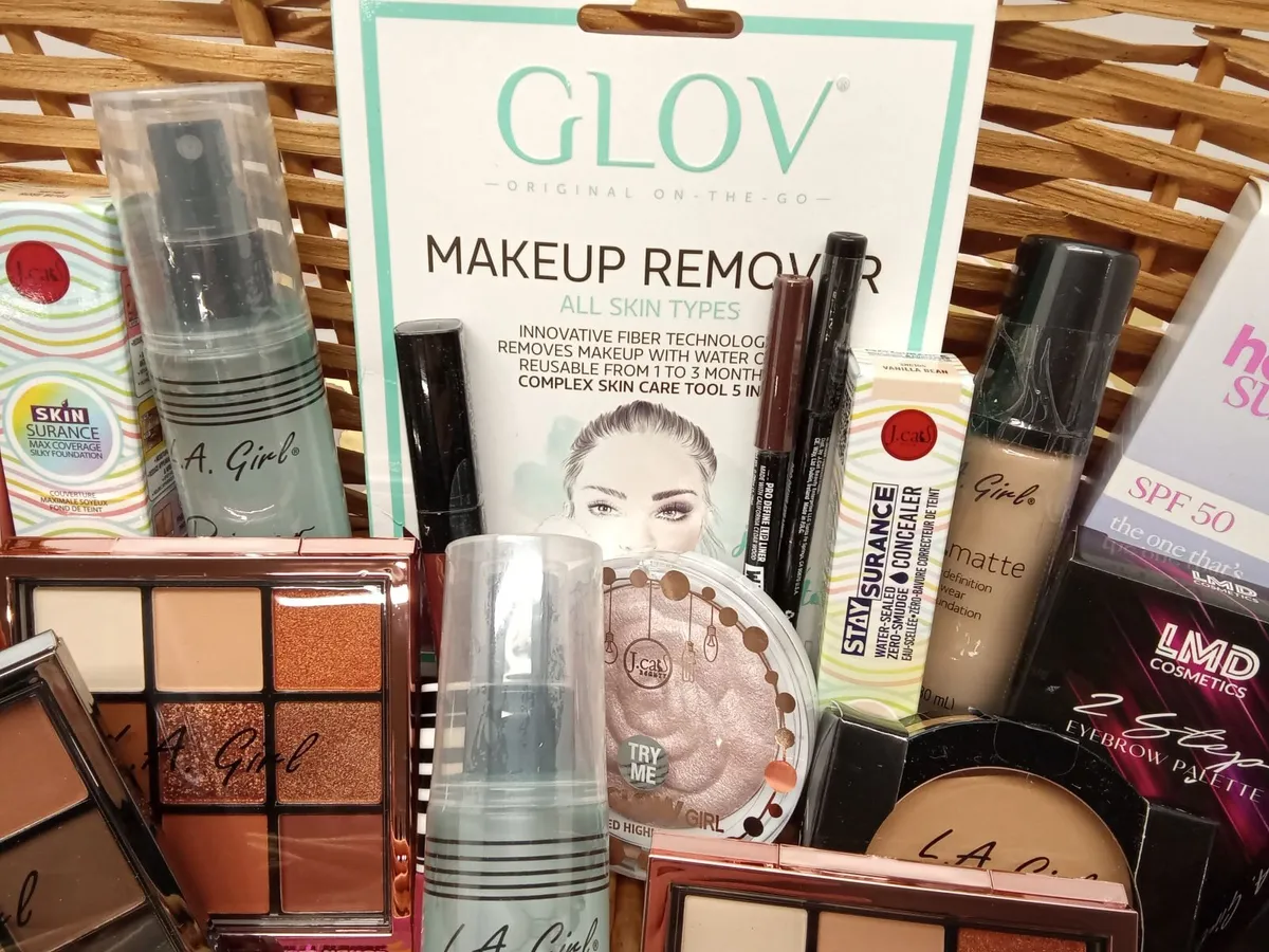 Online Auction Of Makeup and Cosmetics & More! - Image 2