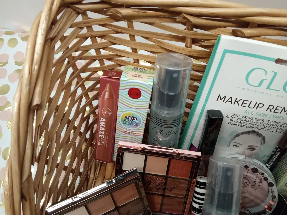 Online Auction Of Makeup and Cosmetics & More! - Image 3