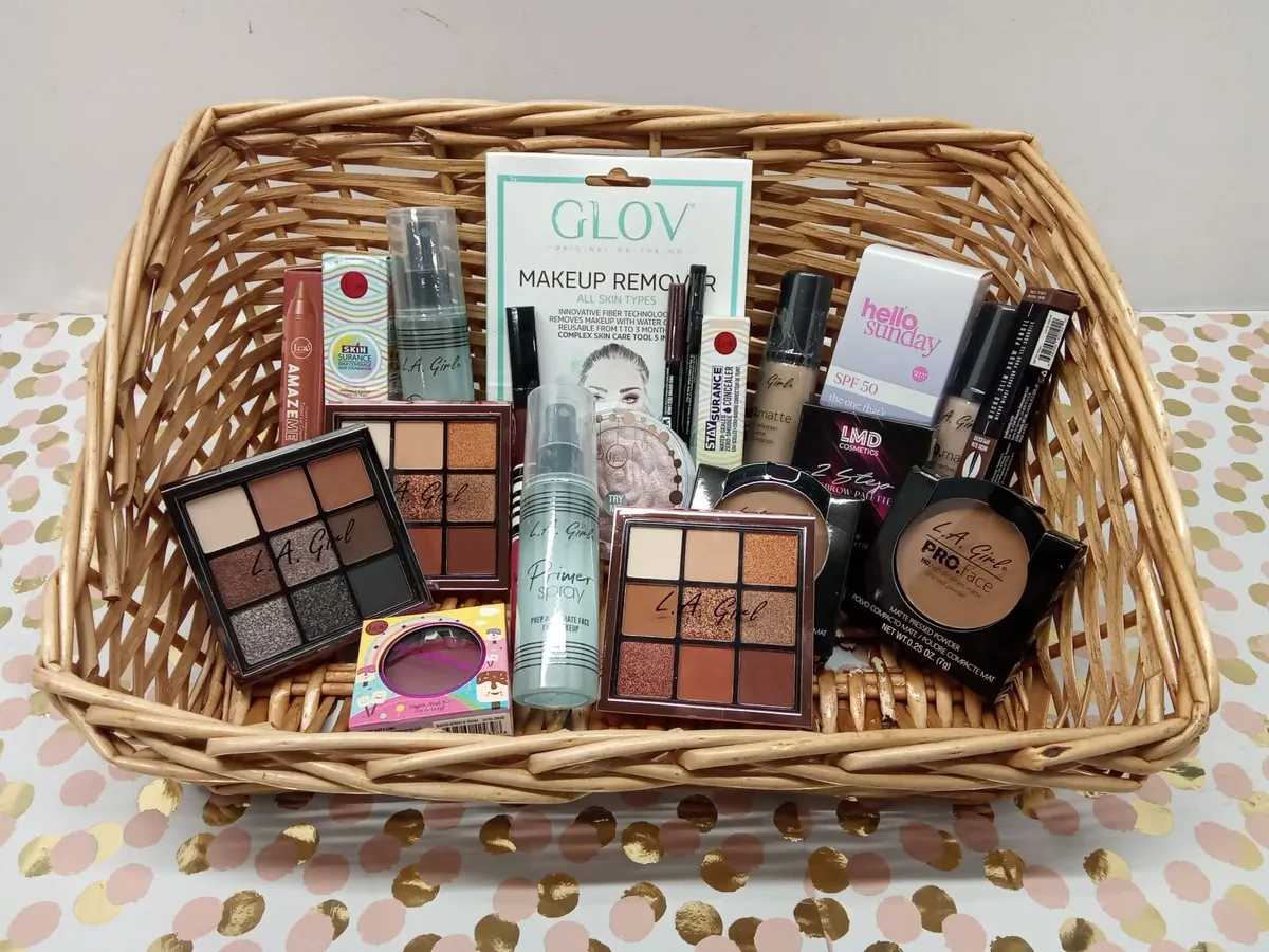 Online Auction Of Makeup and Cosmetics & More! - Image 1