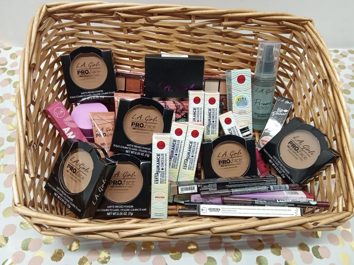 Online Auction Of Makeup And Cosmetics & More! - Image 3