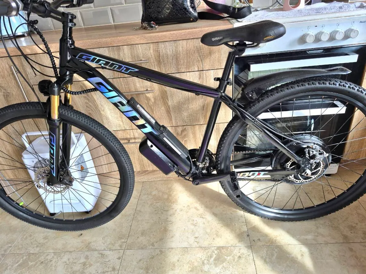 ADULTS GIANT TALON3 ELECTRIC CRUISER BIKE HAS NO B - Image 4