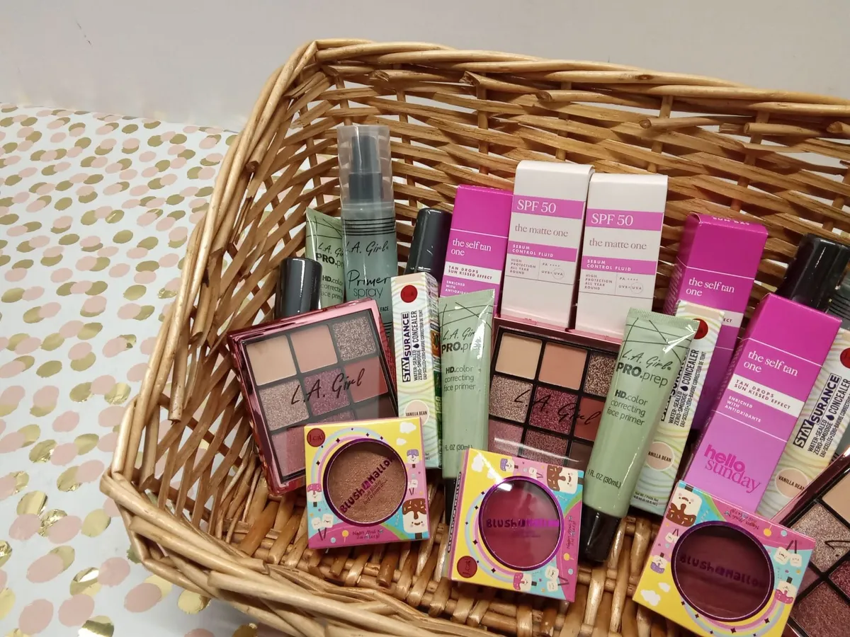 Online Auction Of Makeup And Cosmetics &  More! - Image 2
