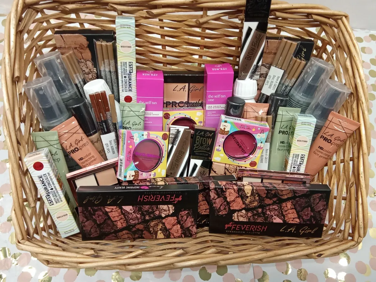 Online Auction Of Makeup And Cosmetics & More! - Image 4