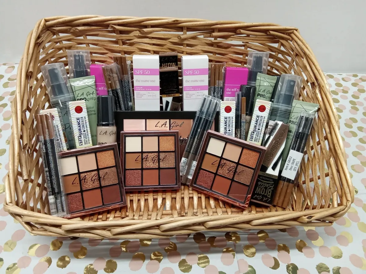 Online Auction Of Makeup And Cosmetics & More! - Image 1