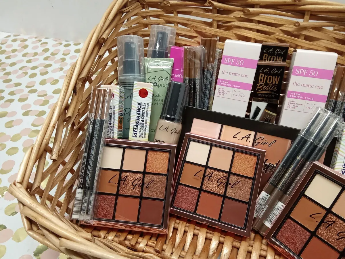 Online Auction Of Makeup And Cosmetics & More! - Image 3