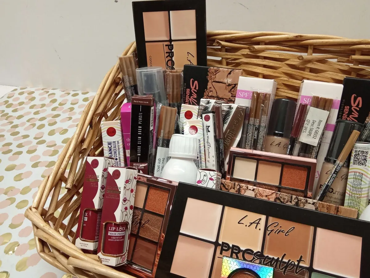Online Auction Of Makeup And Cosmetics & More! - Image 1