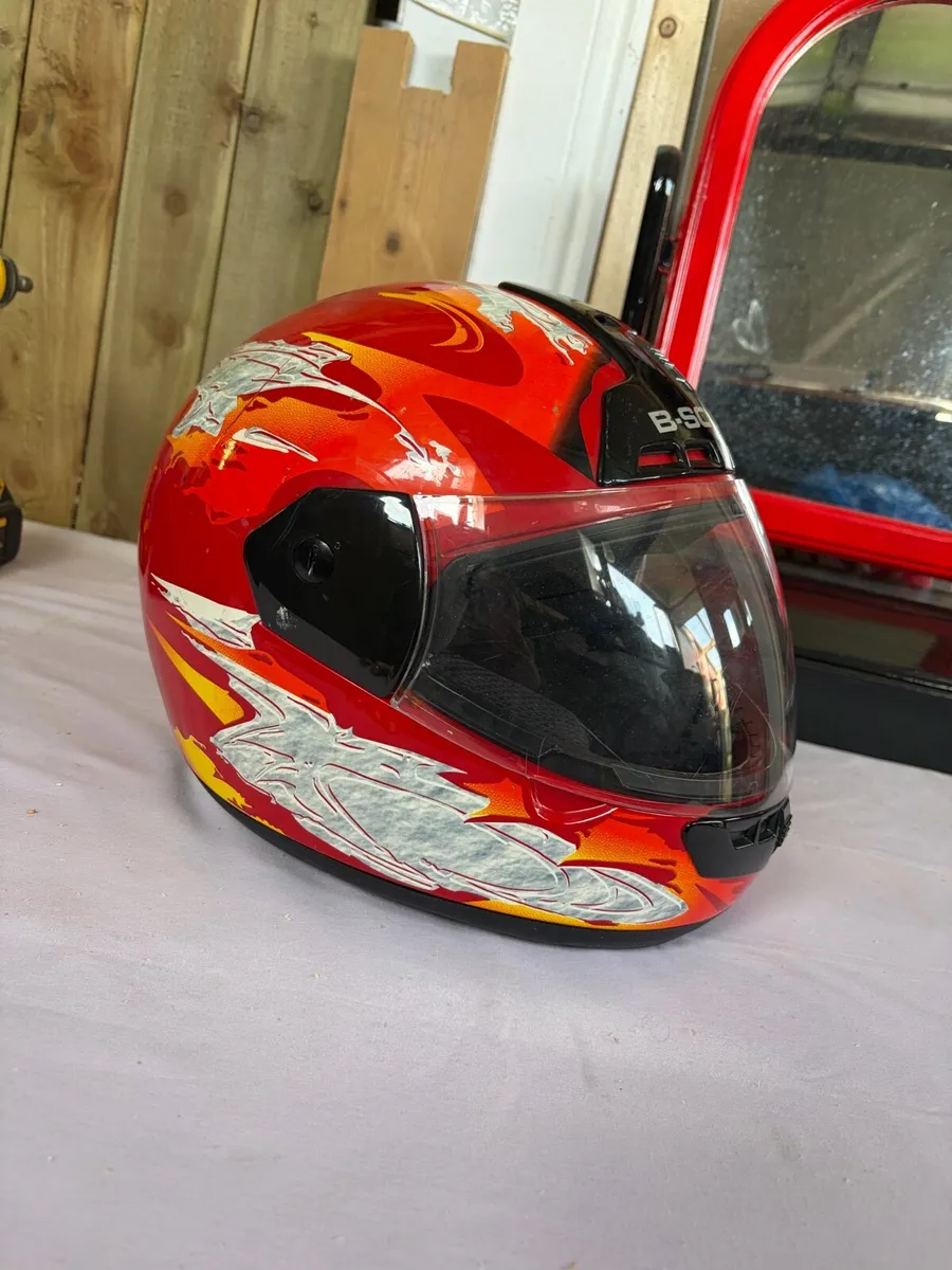 B-Square Motorbike Helmet - Image 1