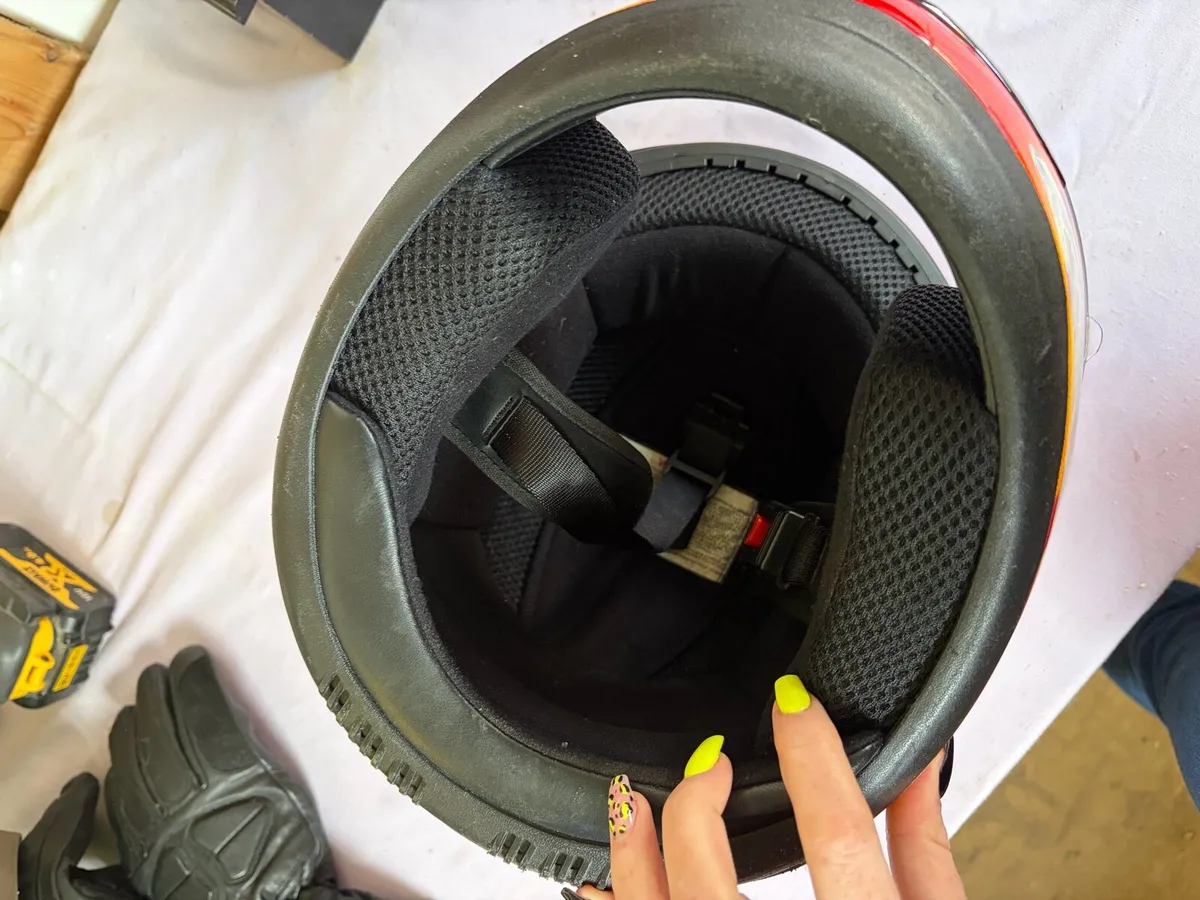 B-Square Motorbike Helmet - Image 4