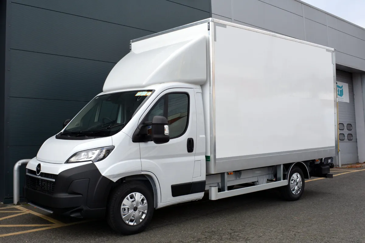 Opel Movano Box & Tail Lift CAR Licence - Image 1