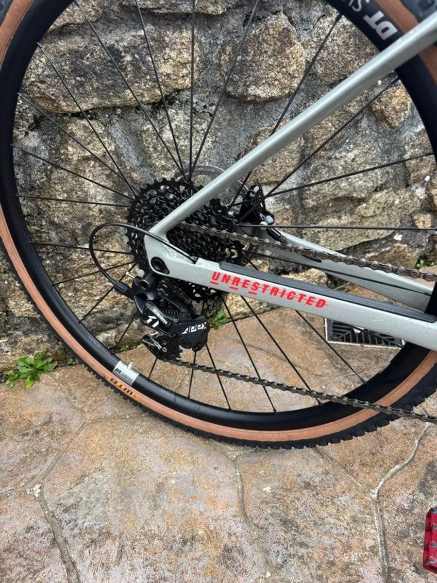 BMC URS One Gravel Bike - Medium - Image 2