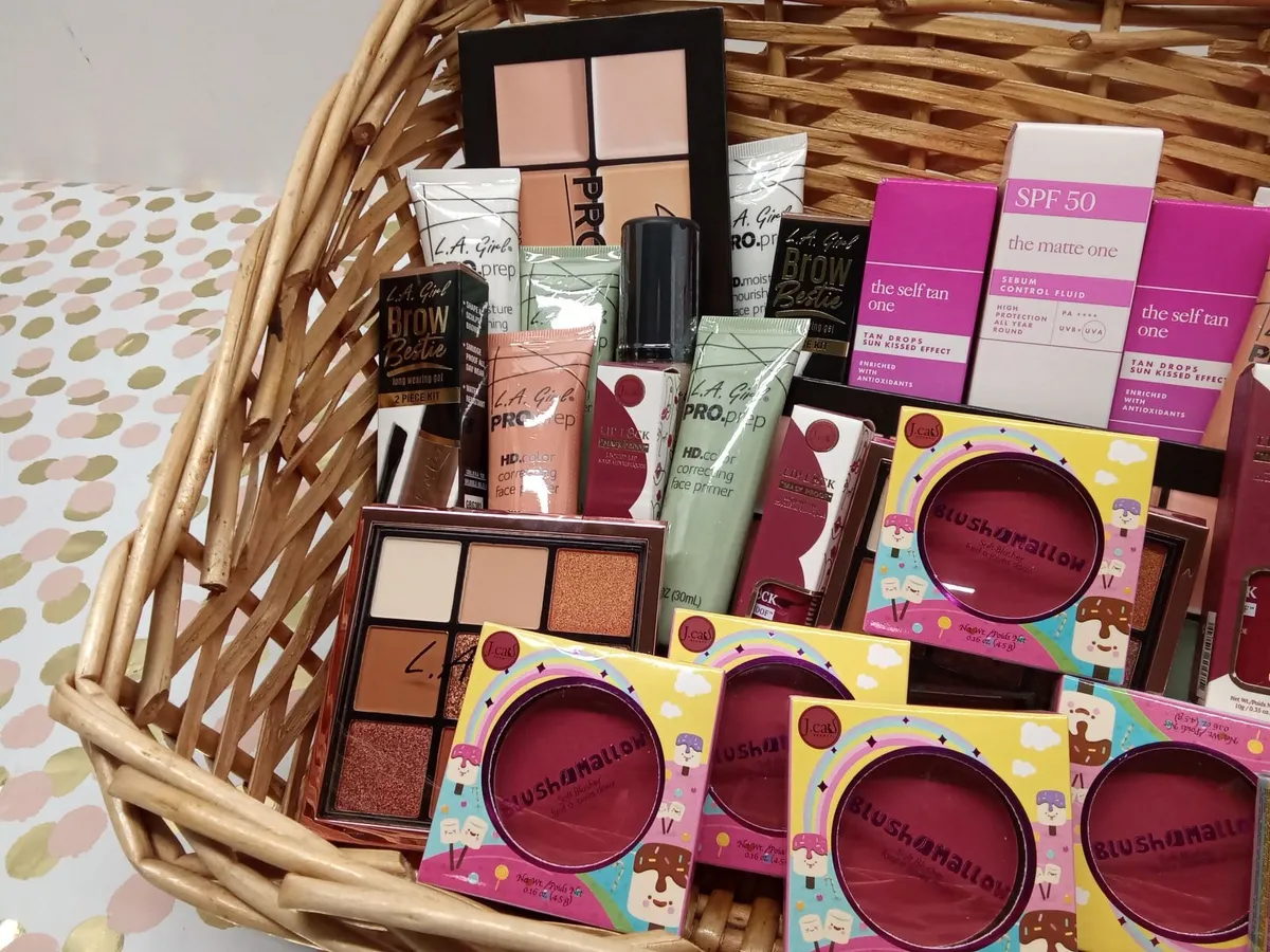 Online Auction Of Makeup And Cosmetics &  More! - Image 3