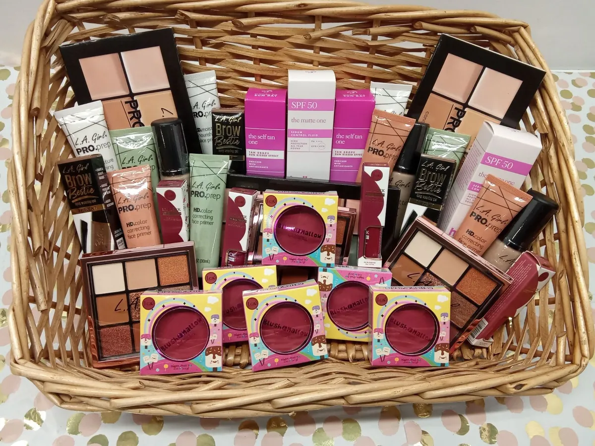Online Auction Of Makeup And Cosmetics &  More! - Image 4