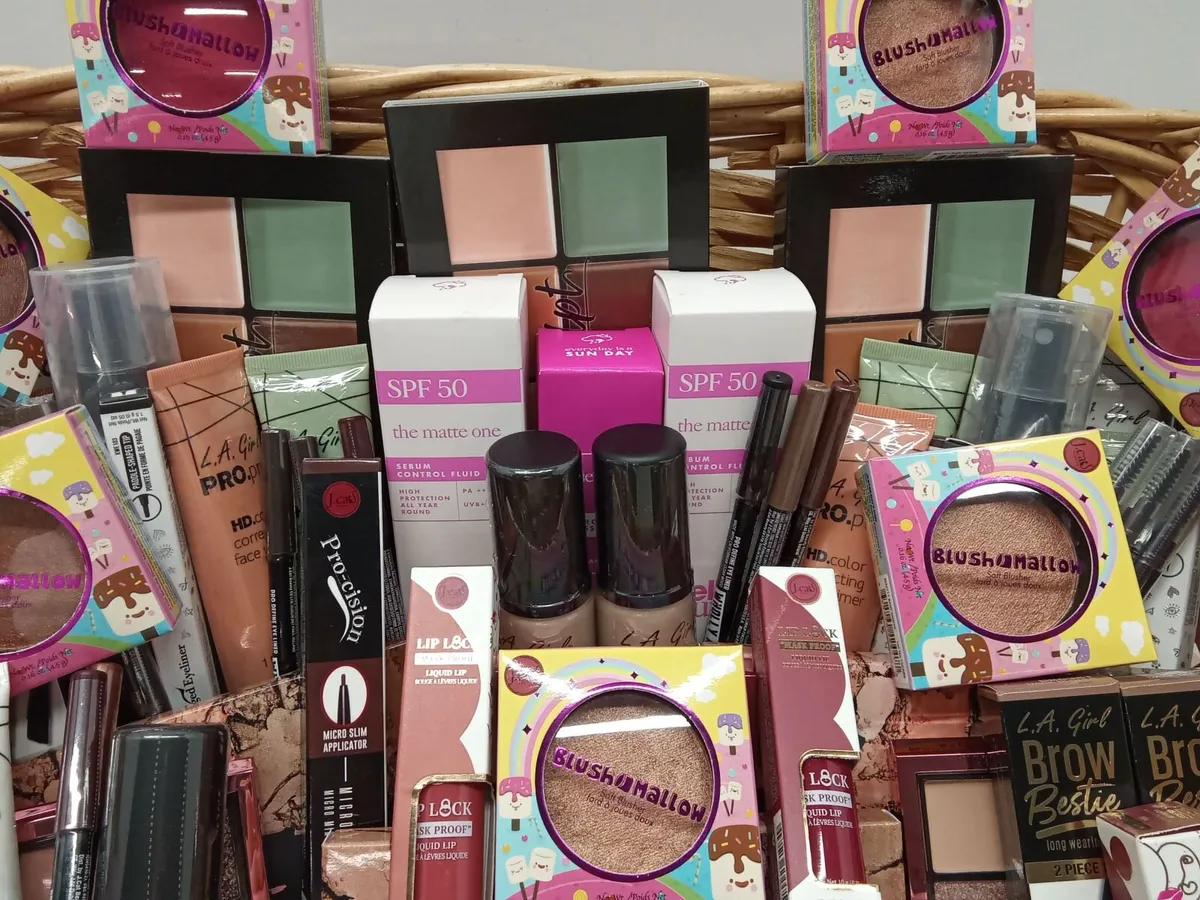Online Auction Of Makeup and Cosmetics & More! - Image 3